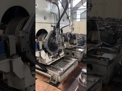 De motor wordt getest.